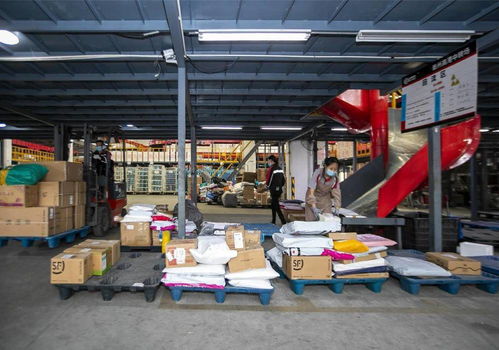 组图 江苏泰州 快递企业积极应对 双十一 后物流高峰